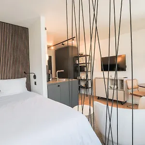 Bob W Schwabing **** München